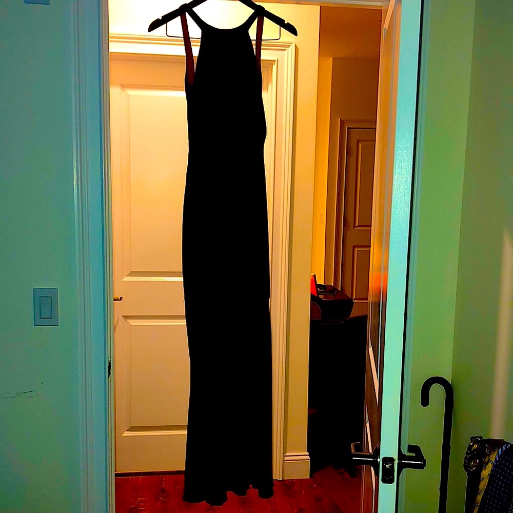 Cachè Beautiful black formal wear dress- size 2, low back and side slit -CLASSIC
